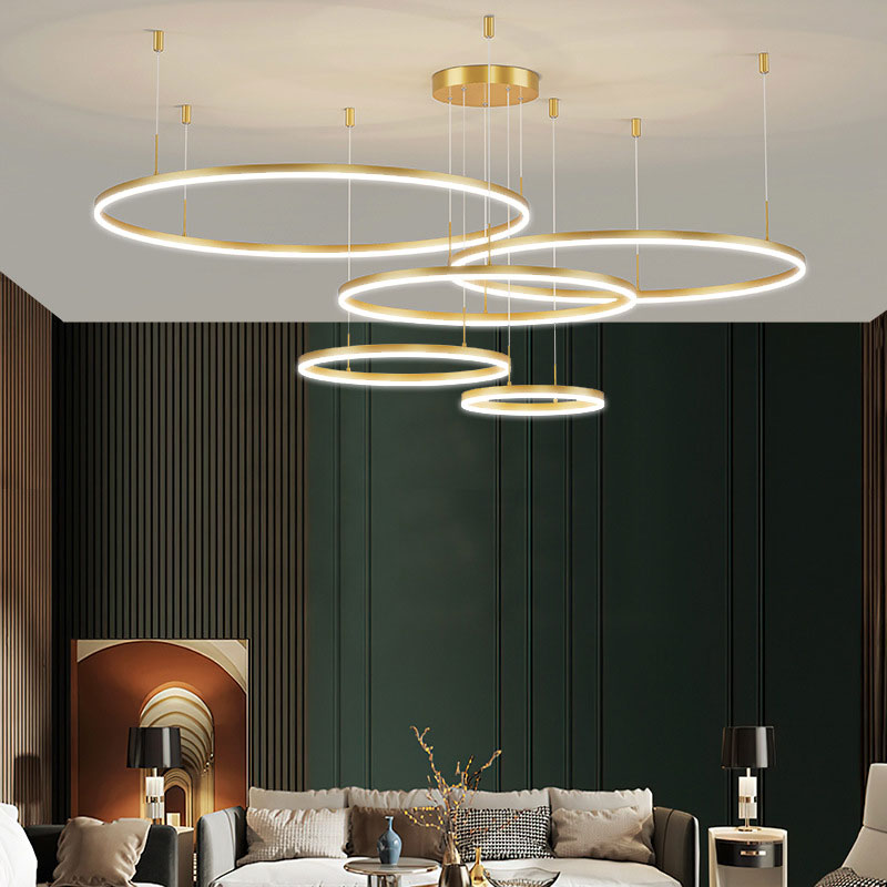 Suspension anneaux LED en cascade Cerchio – Cadre doré