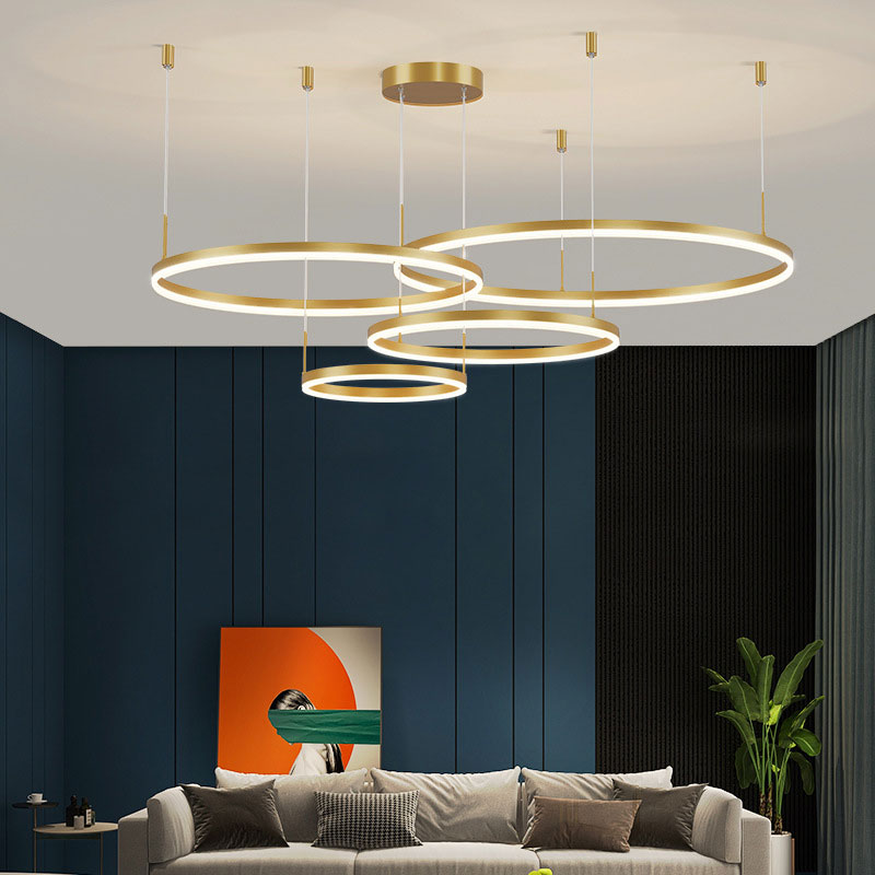 Suspension anneaux LED en cascade Cerchio – Cadre doré