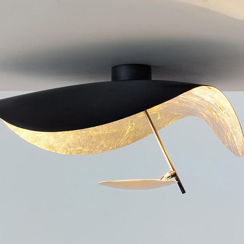 Plafonnier feuille LED design Fogliana – Noir et or, version plafonnier