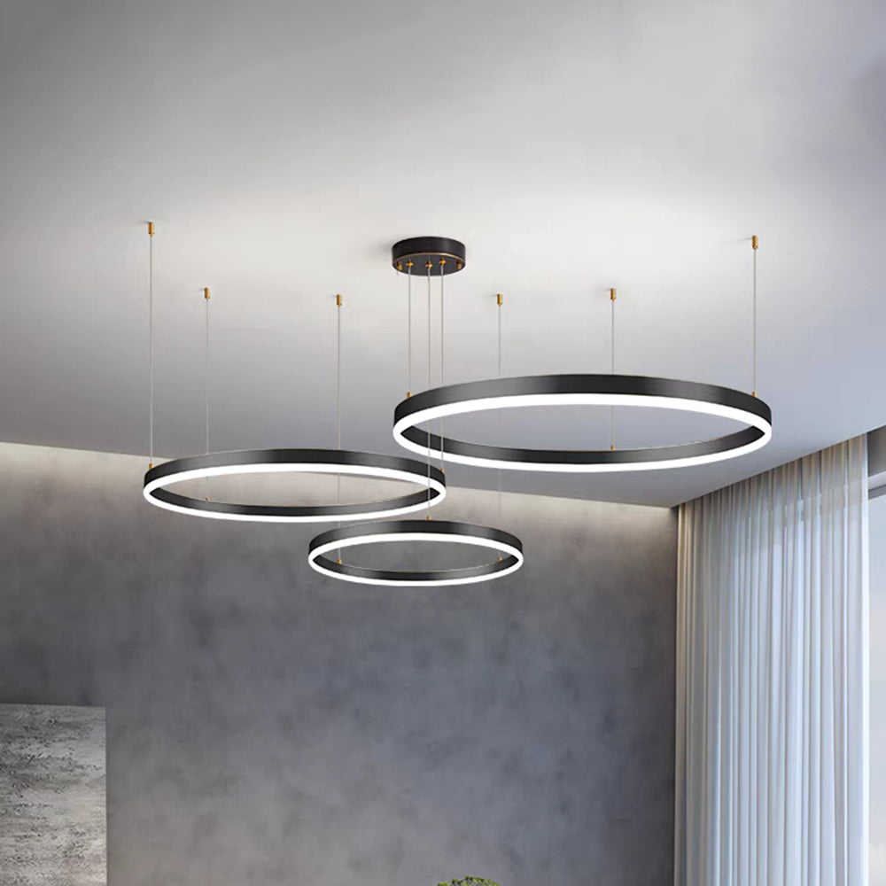 Suspension anneaux LED en cascade Cerchio – Cadre noir
