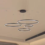Suspension anneaux LED en cascade Cerchio – Cadre noir