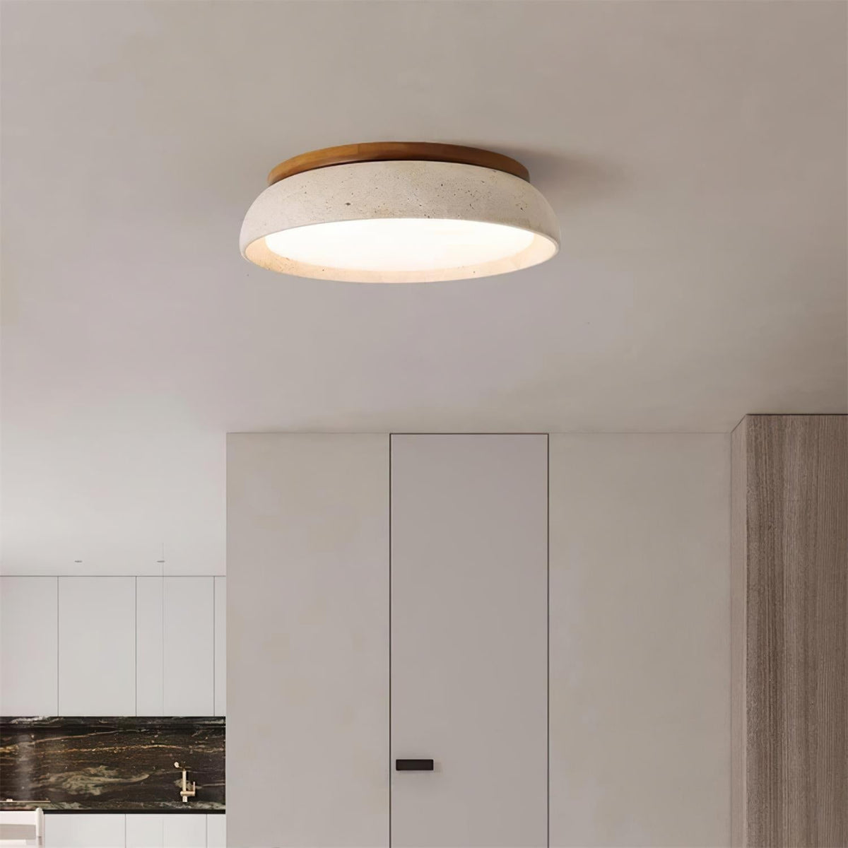 Plafonnier aspect travertin & effet bois Pietrina – D55cm